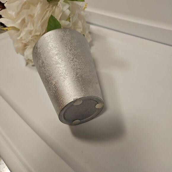 White Flowers and Feathers Floral Accent Decor - Picture 3 of 8